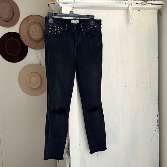 Free People - Picture 1 of 4
